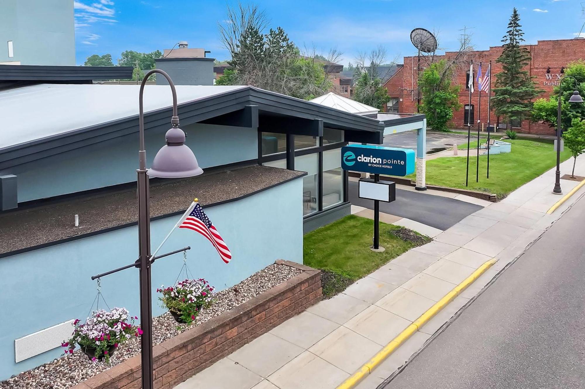 Clarion Pointe Downtown Rhinelander