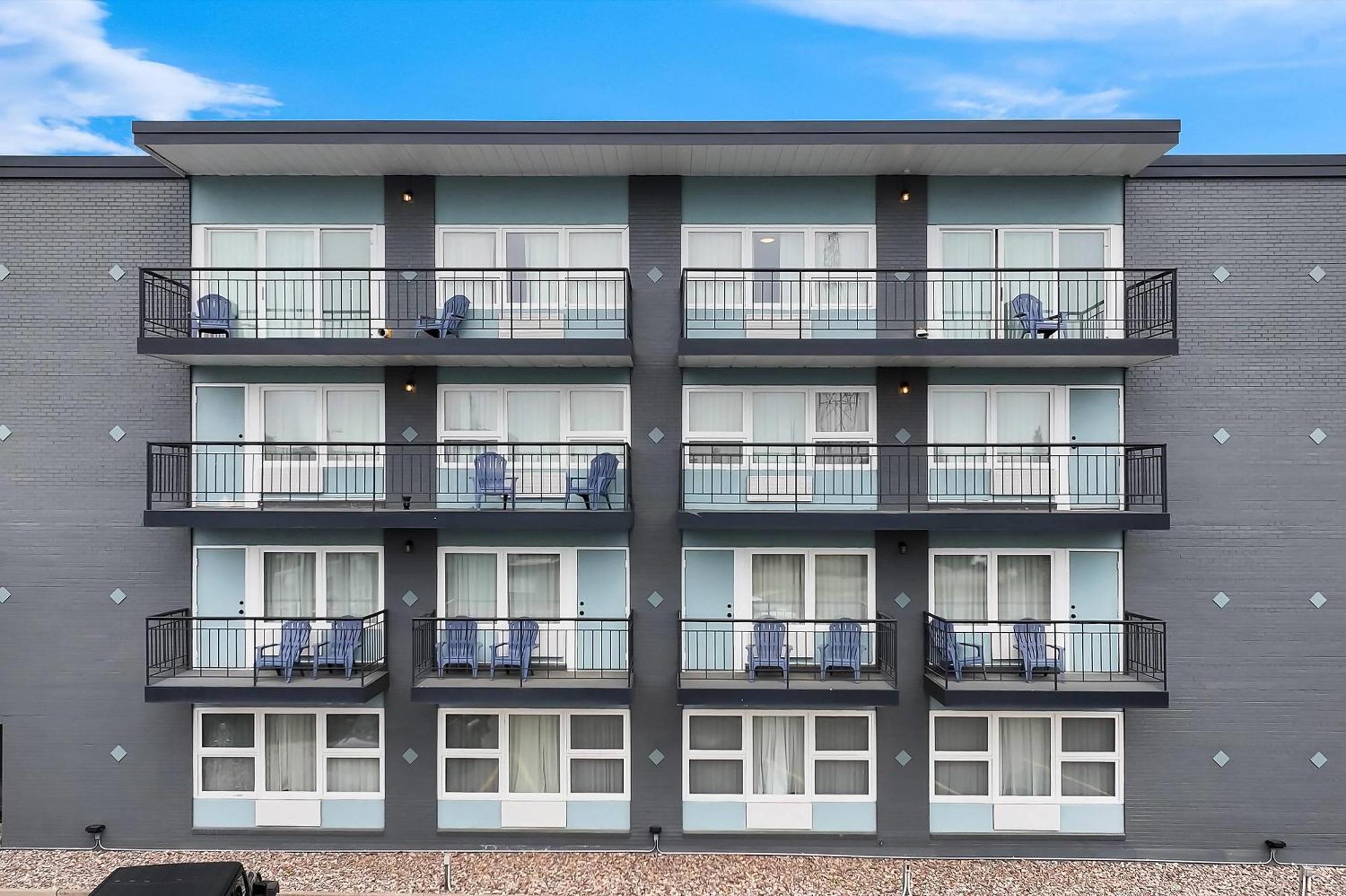 Hotel Clarion Pointe Downtown 3*