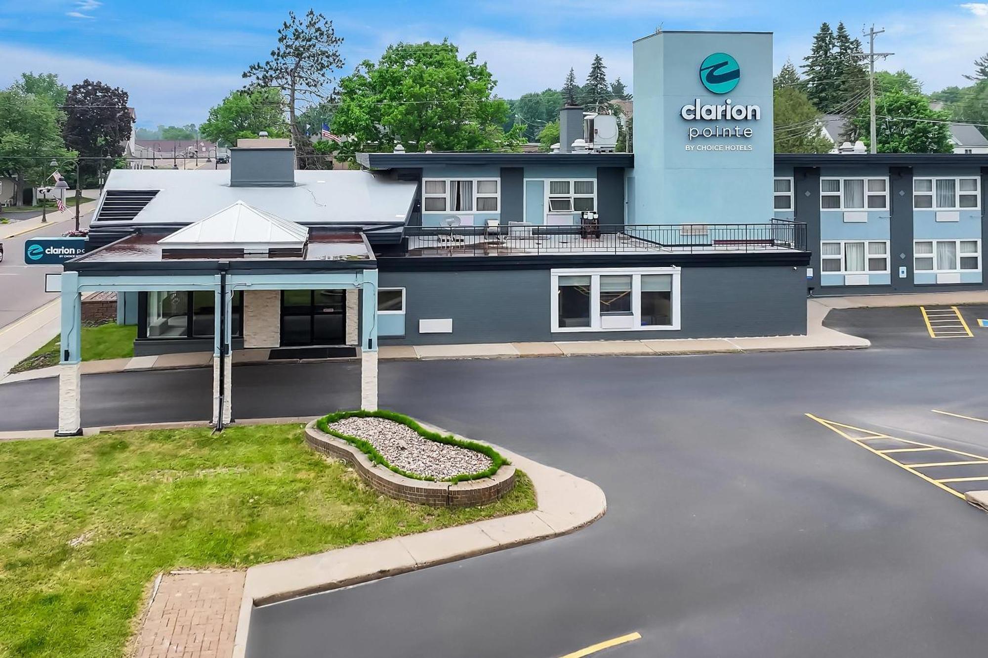 Clarion Pointe Downtown Rhinelander