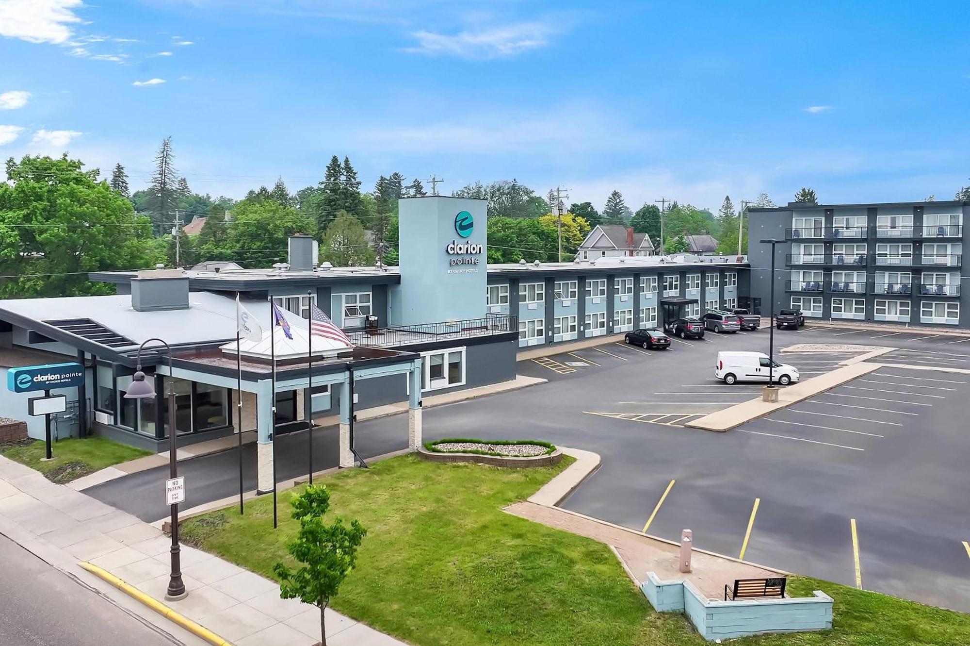 Clarion Pointe Downtown 3* Rhinelander