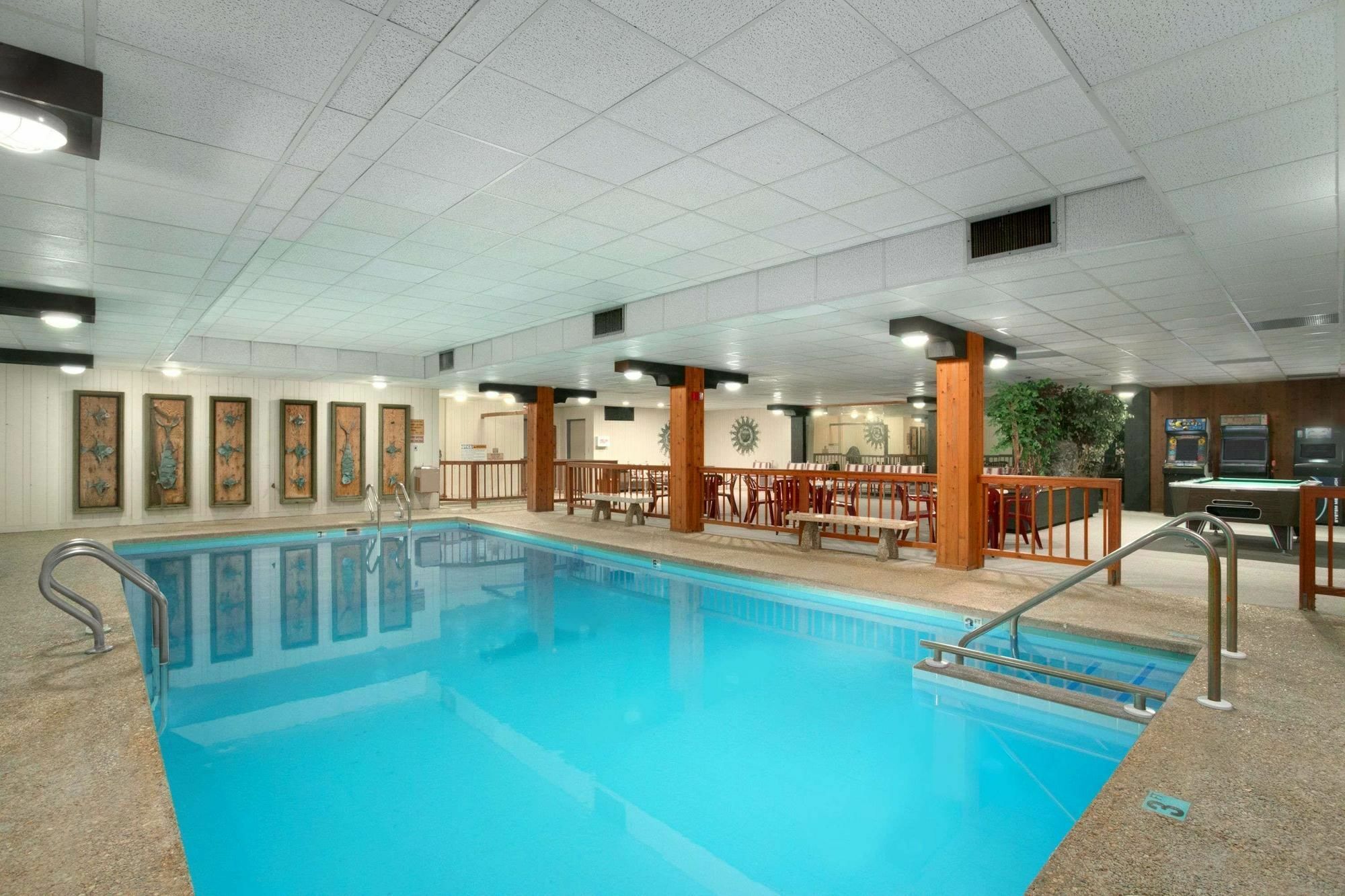 Clarion Pointe Downtown 3*