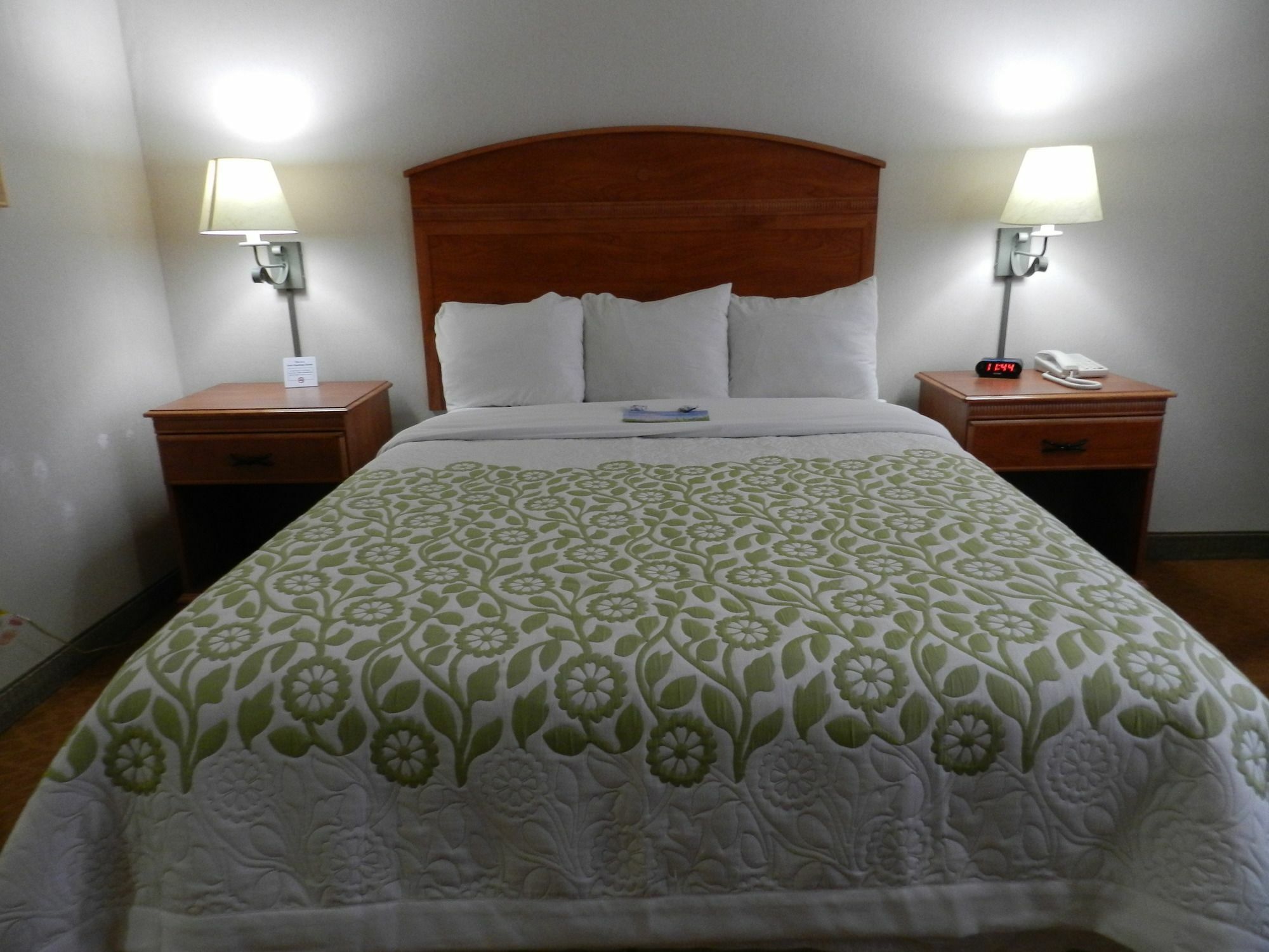 Clarion Pointe Downtown 3*