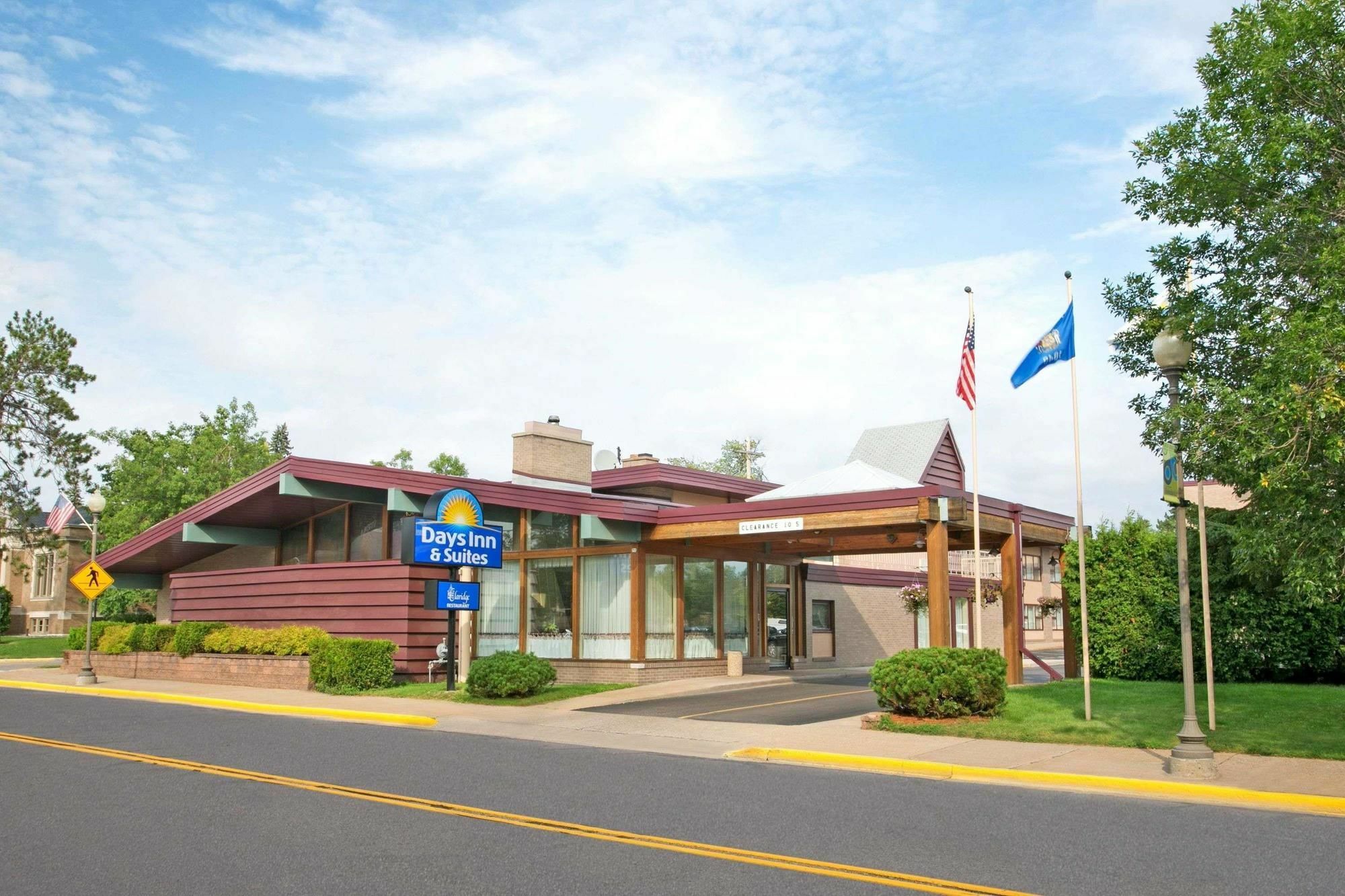 Clarion Pointe Downtown 3*