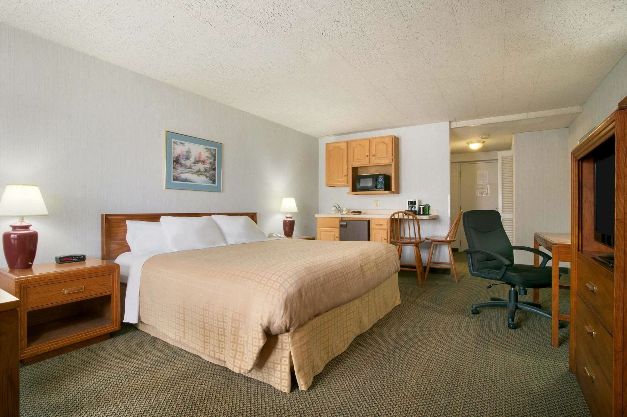 Hotel Clarion Pointe Downtown Rhinelander